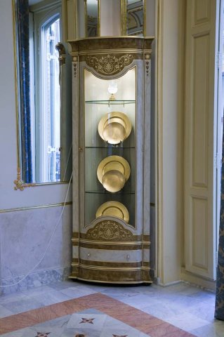 praga laca vitrina rinconera